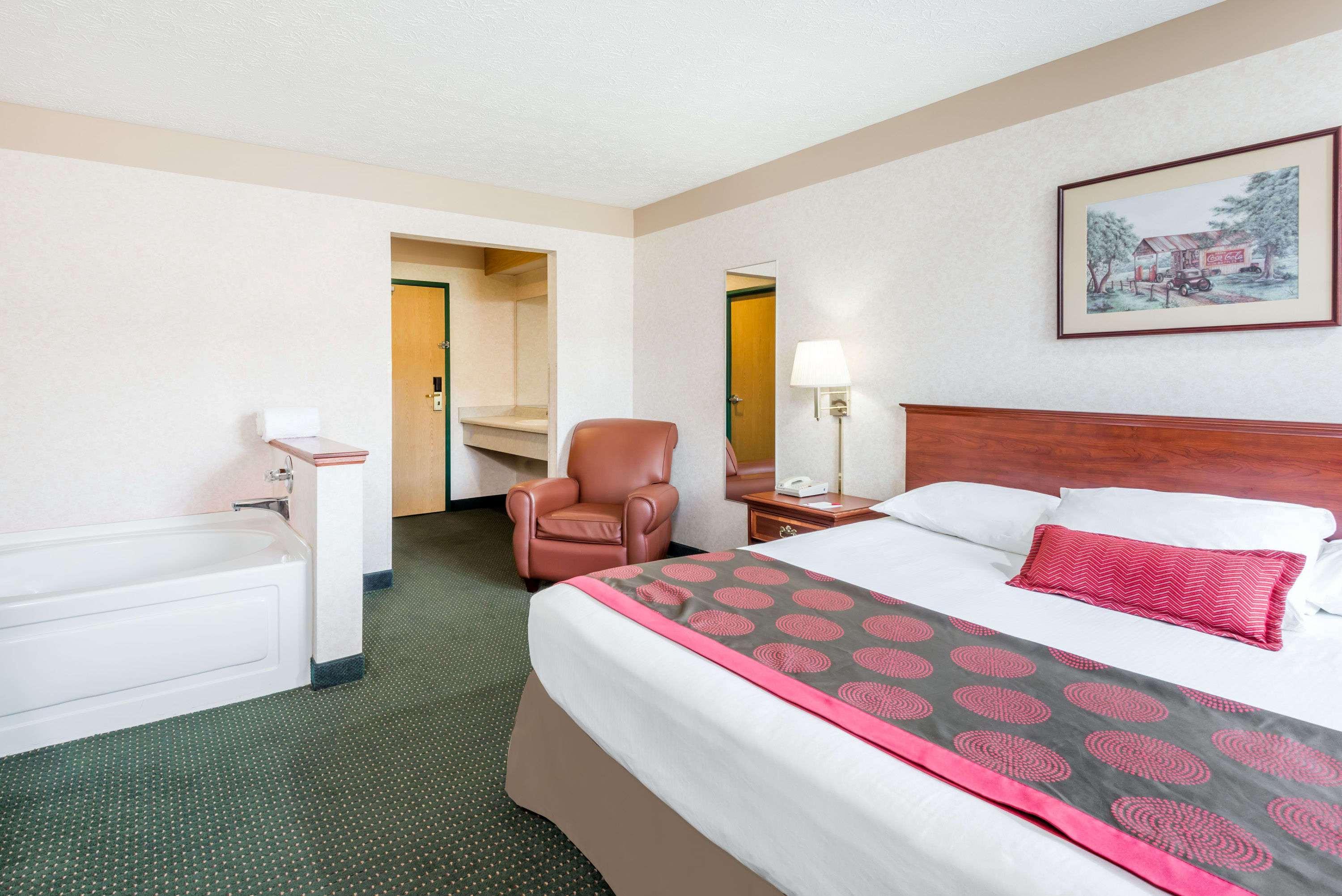 Ramada By Wyndham Strasburg Dover Dış mekan fotoğraf