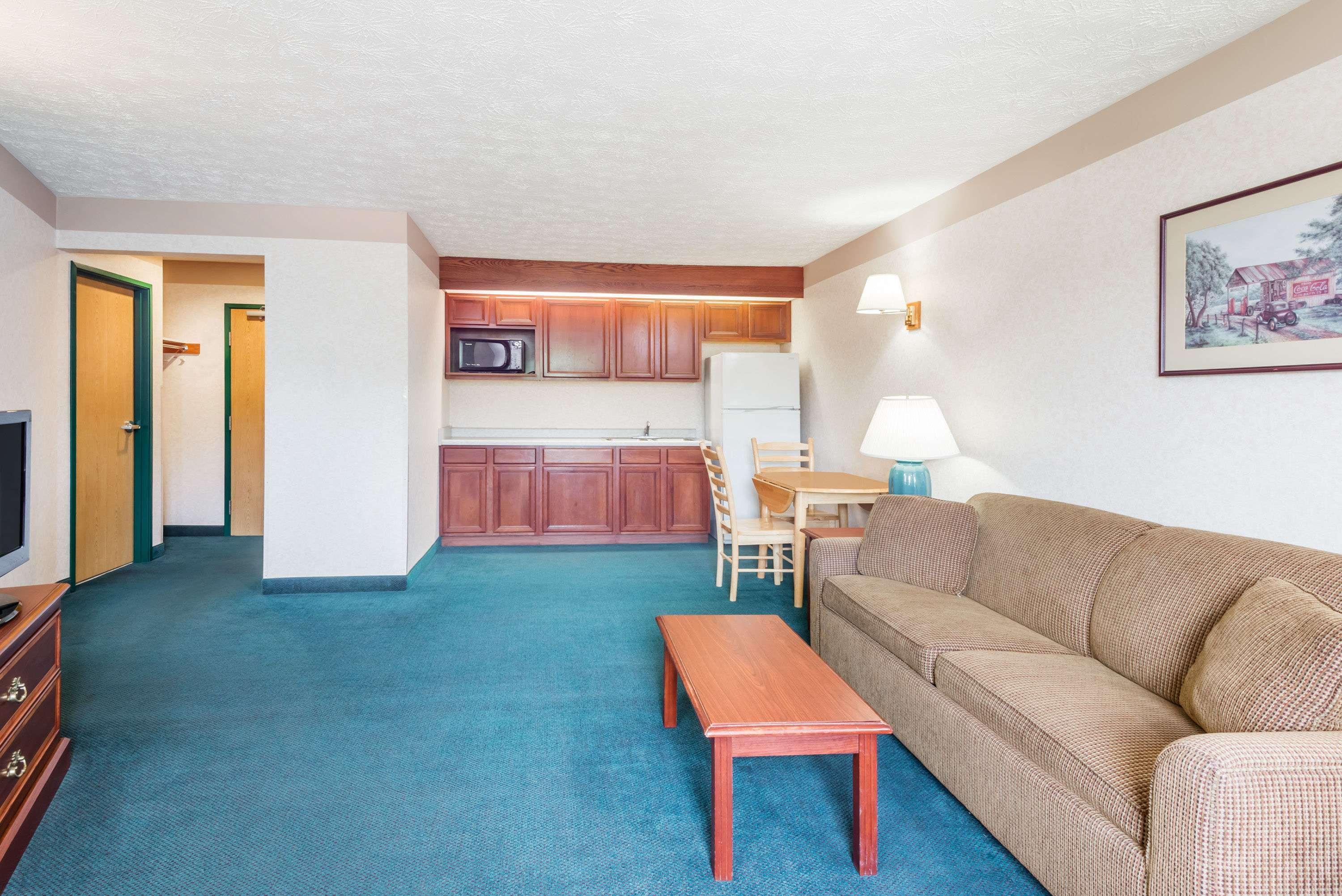 Ramada By Wyndham Strasburg Dover Dış mekan fotoğraf